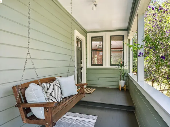 5109 Lawton Ave, Oakland, CA 94618