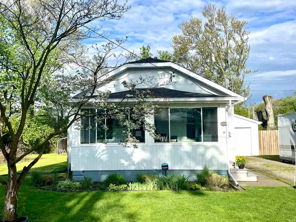 51559 Pond St, South Bend, IN 46637