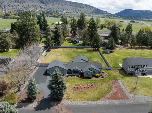 4075 Collier Ln, Klamath Falls, OR 97603