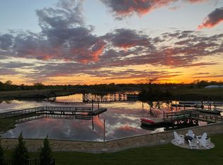 319 W Ivy Hill Rd, Woodmere, NY 11598