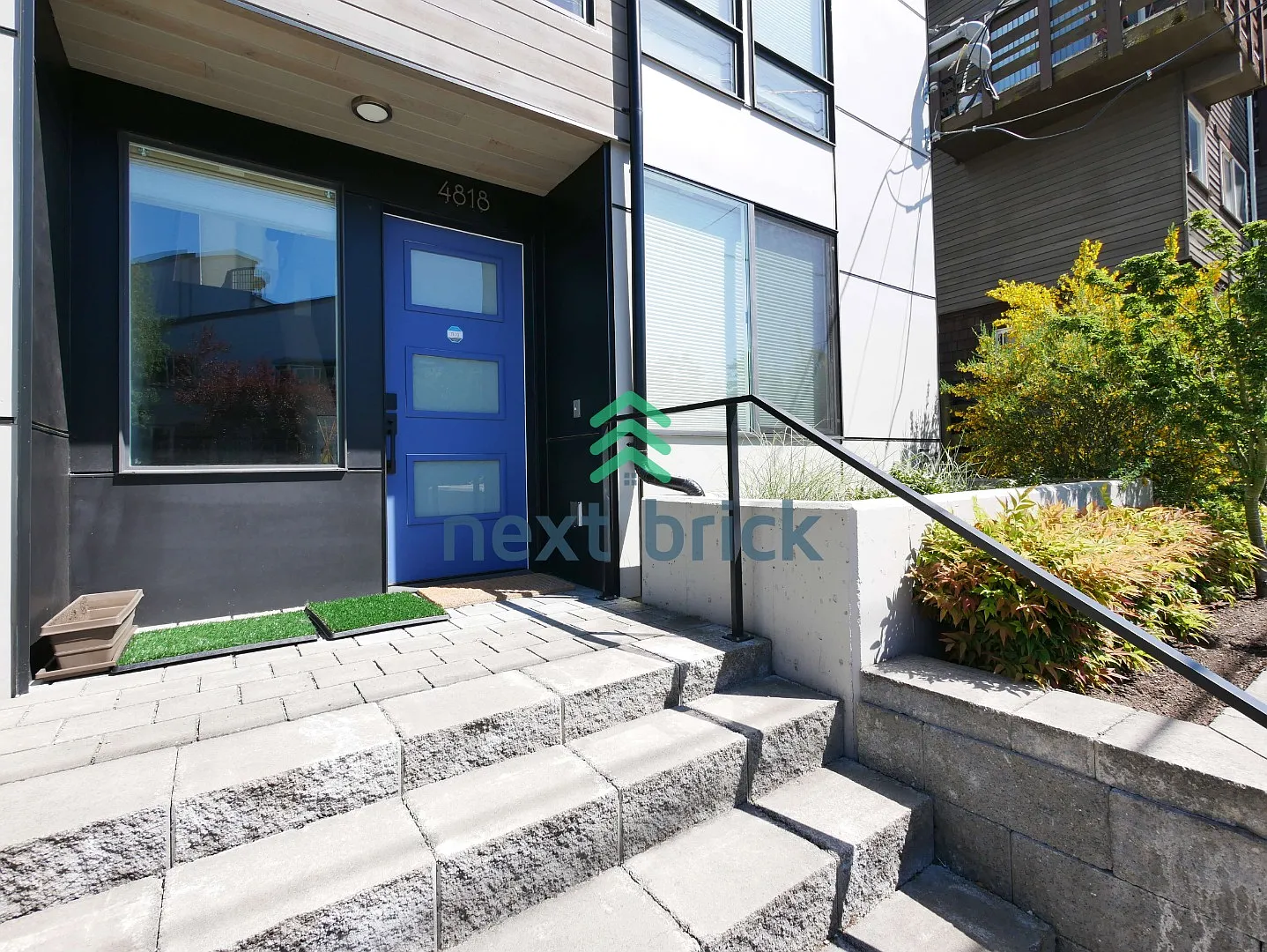 3Beds 2Baths Stunning Townhome in Seattle Available August 1 for Rent! — Photo 3