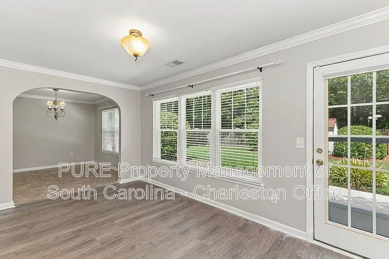 4 bed, 2.0 bath, 2000 sqft, $3,099 — Photo 2