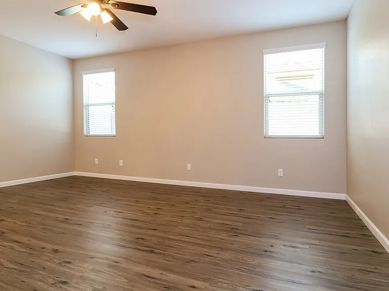 16574 W Sierra St — Photo 7