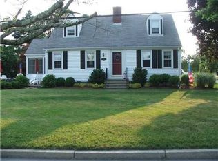 561 Narragansett Pkwy, Warwick, RI 02888