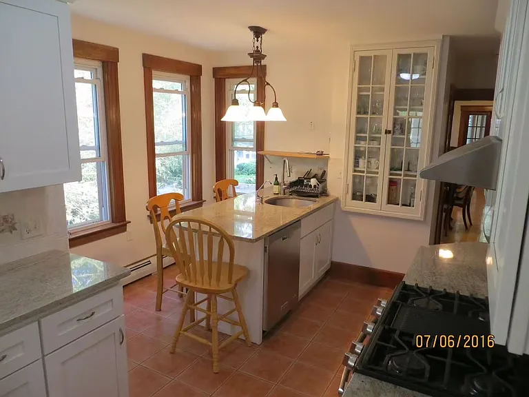 37 Spring St #37 — Photo 9