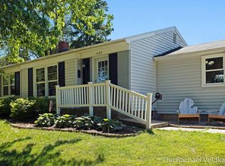 1435 Eastlawn Rd SE, East Grand Rapids, MI