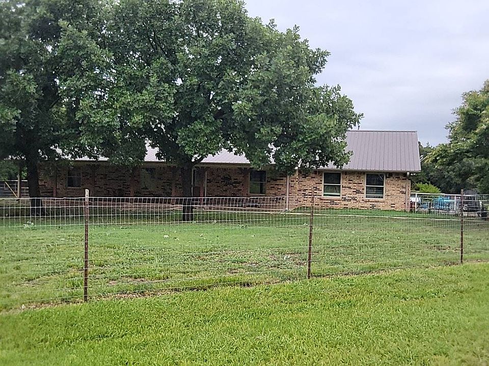 2nd image of 1235 County Road 1110
