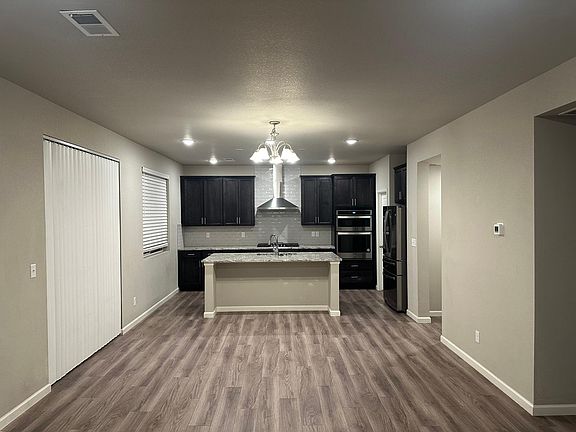 5th image of 16683 Beaumont Blvd