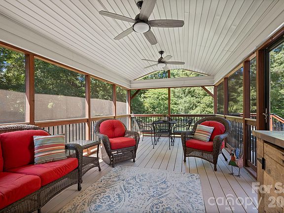 4th image of 1307 Bennington Dr NW