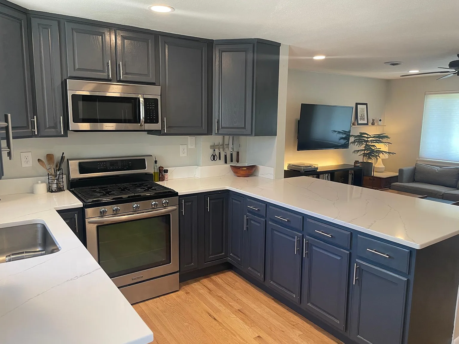 3 bed, 1032 sqft, $2,900 — Photo 4