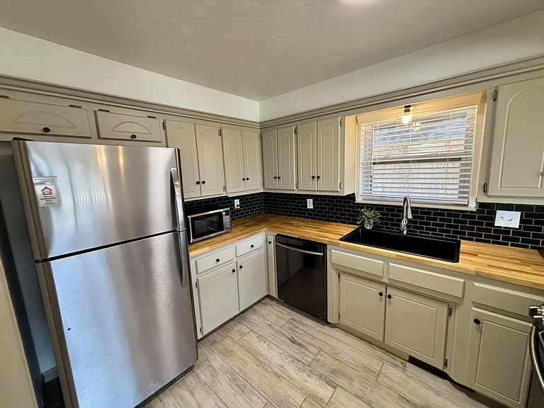 12025 Ashford Dr #12025 — Photo 6