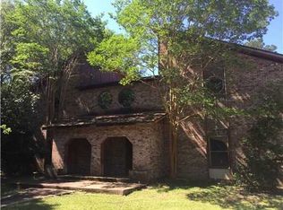 1711 Graveline Rd, Gautier, MS 39553