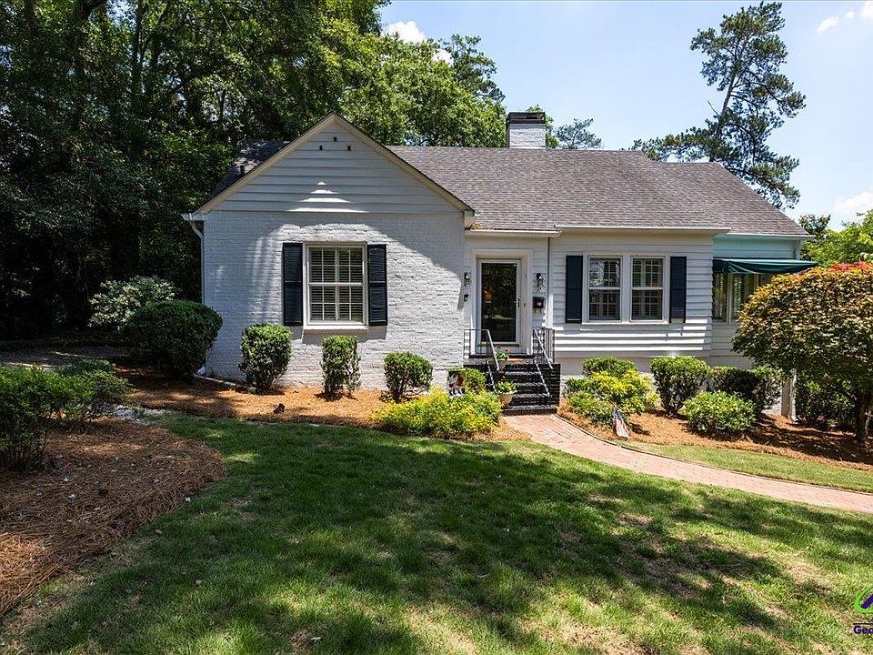 1st image of 425 Ashley Pl