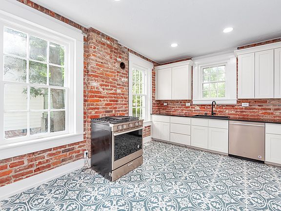 3rd image of 121 Fairmont Ave