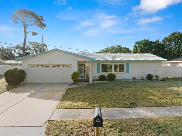 1305 Whispering Pines Dr, Clearwater, FL 33764