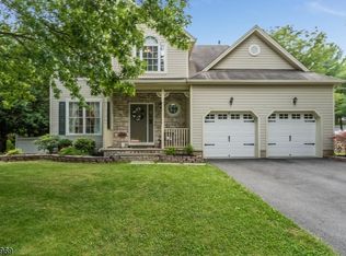 46 Kyle Dr, Phillipsburg, NJ 08865