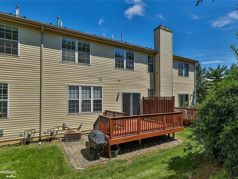 8149 Cross Creek Cir — Photo 3