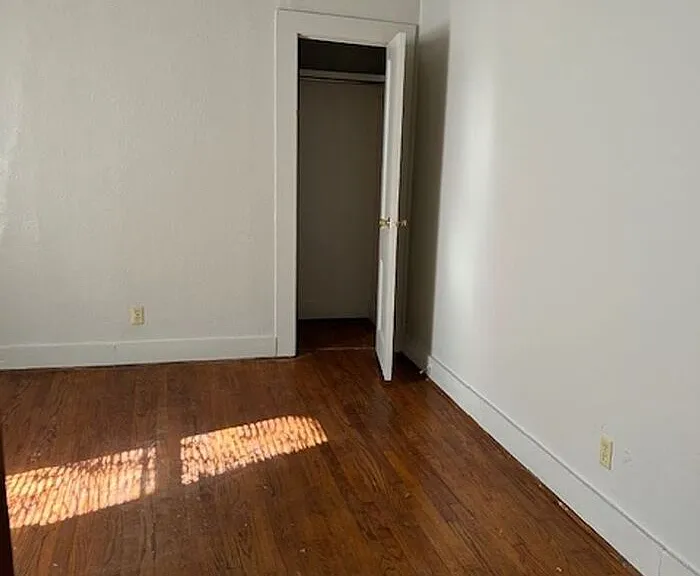 1221 Monnett Ave — Photo 3