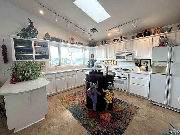 4th image of 308 Trout Rd