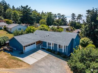 1433 Martha Way, Oak Harbor, WA 98277