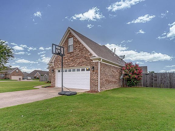 4th image of 837 Belle Rive Dr