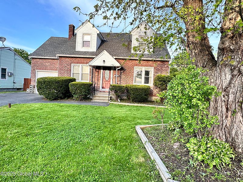 4th image of 2 Birchwood Avenue