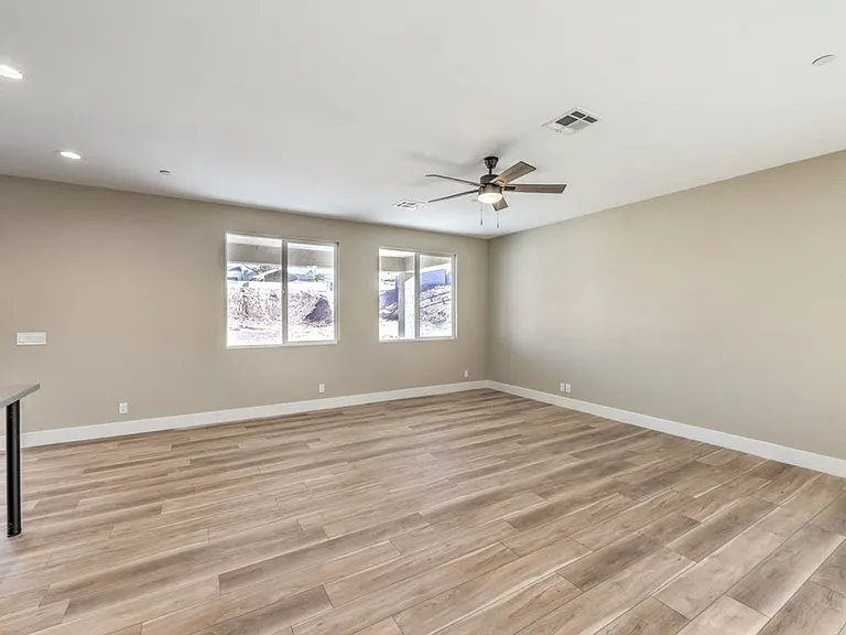 729 Milan Ave — Photo 8