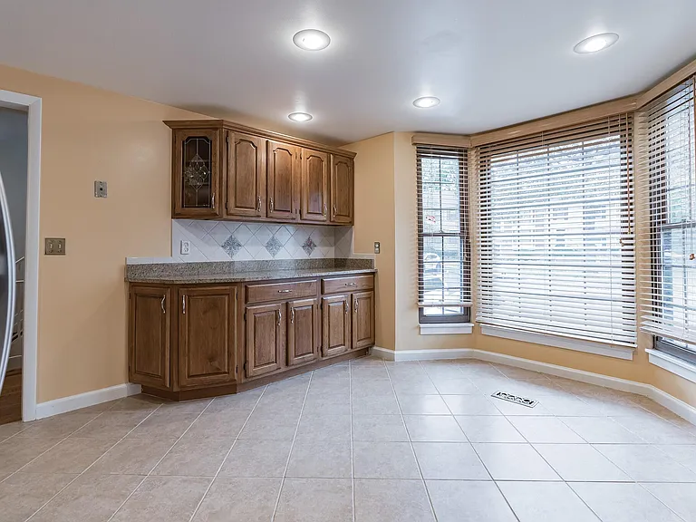 6031 Clerkenwell Ct — Photo 11