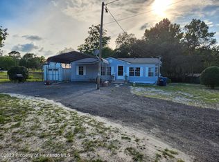 9918 Osceola Dr, Weeki Wachee, FL 34613