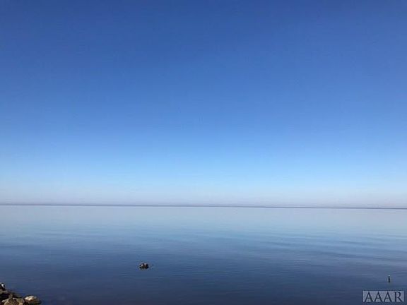 3rd image of 462 Country Ests