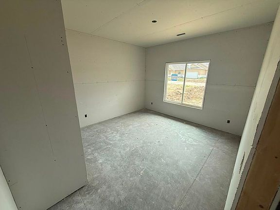 4th image of 8962 N Joshua St