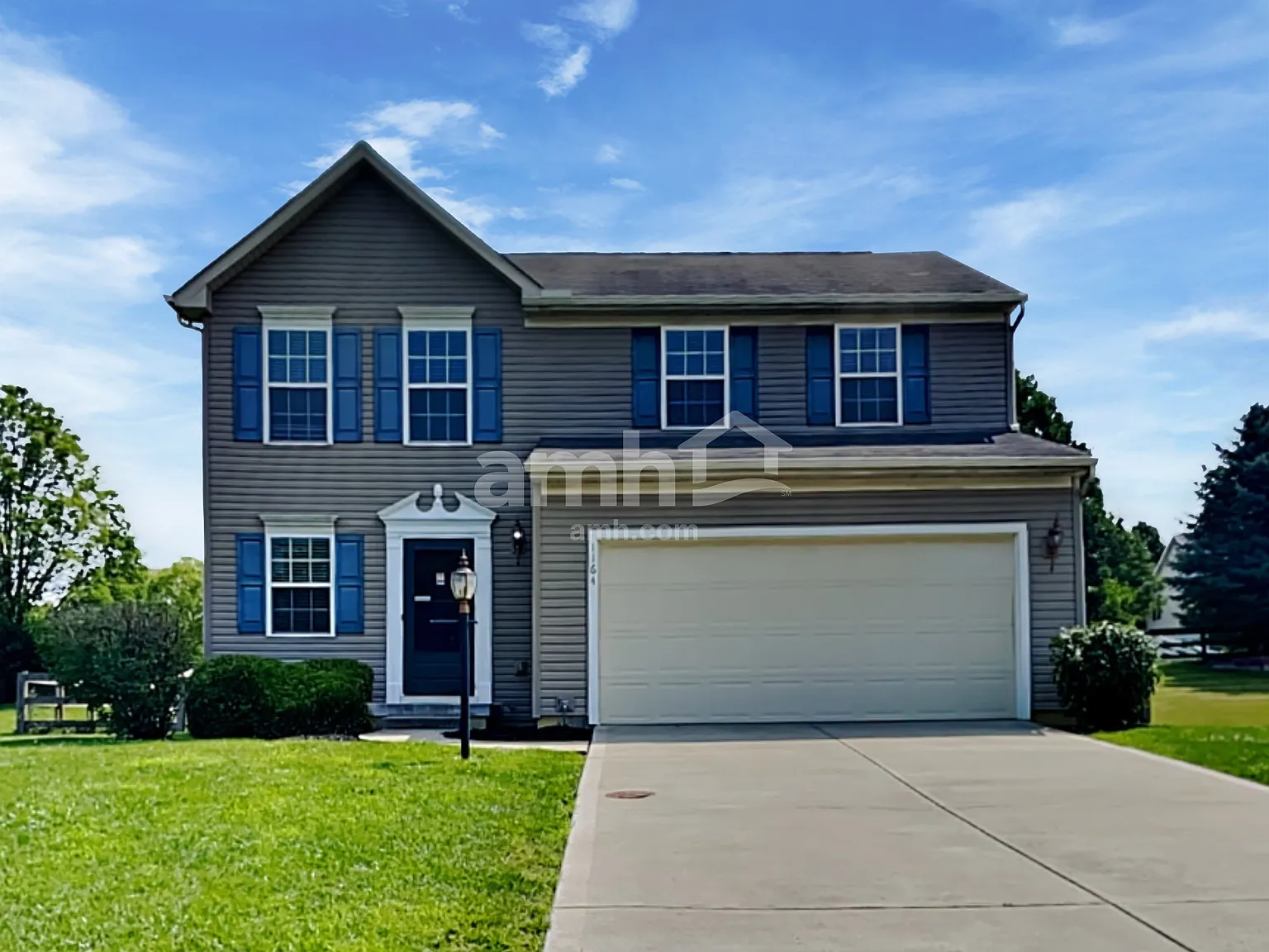 3 bed, 2.5 bath, 1720 sqft, $2,305 — Photo 1
