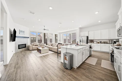 147 Starfall Dr Photo 1