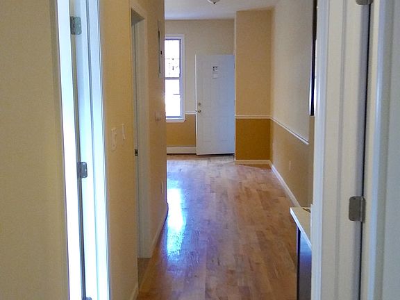 2nd image of 1484 Vyse Ave #1