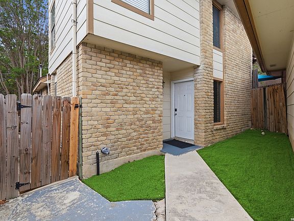 3rd image of 4010 High Ridge Cir.