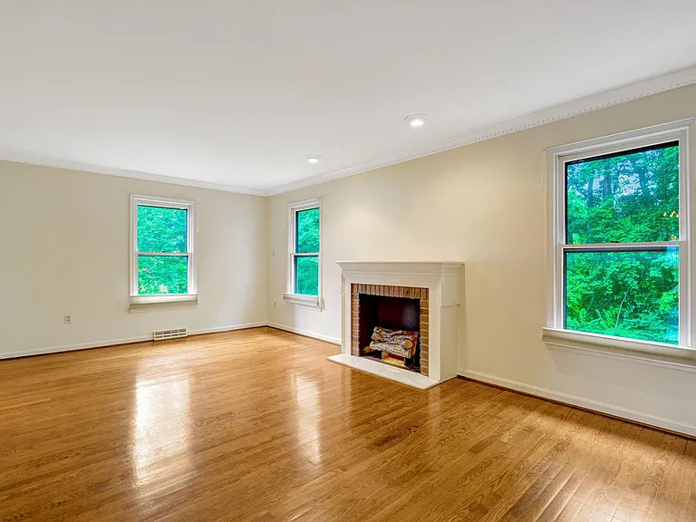 7975 Yancey Dr — Photo 6