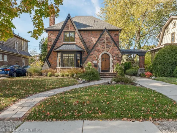 1425 Bedford Rd, Grosse Pointe Park, MI 48230
