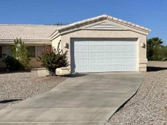 2nd image of 711 Delta Dr Unit 2