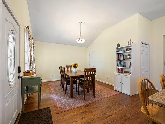 3rd image of 1022 Chowan Ave