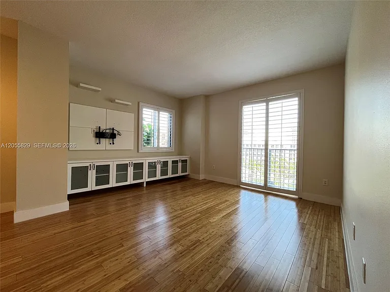 10 Aragon Ave #614 — Photo 9