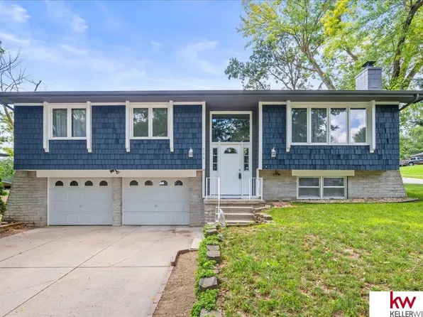 306 Douglas Dr, Bellevue, NE 68005