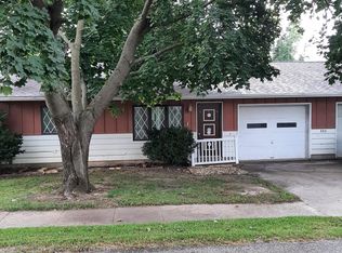 305 8th St APT 1, Lowden, IA 52255