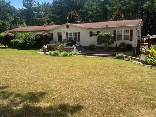 408 Country Ln, South Hill, VA 23970