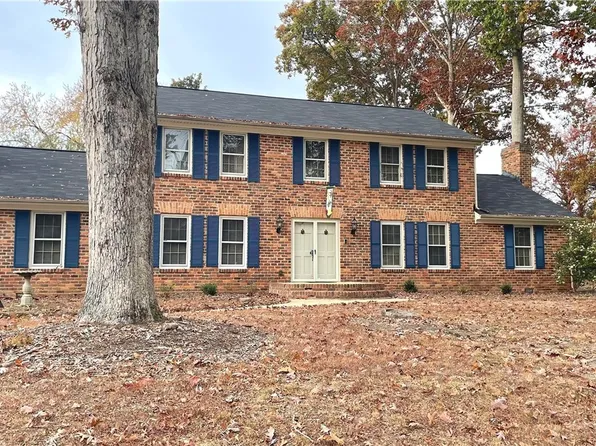 4107 S Cresthill Ct, Chester, VA 23831