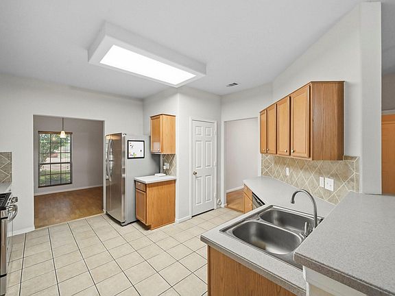 5th image of 2702 Youpon Lake Ct