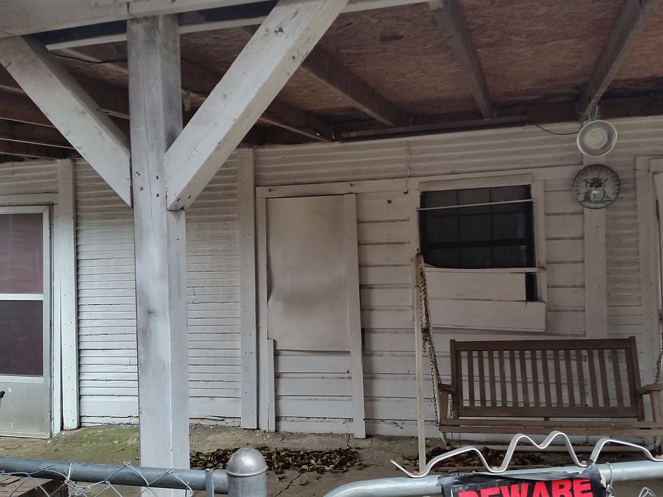 2nd image of 618 W 12th St