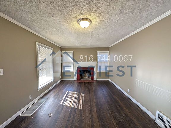 3rd image of 2304 E 72nd St
