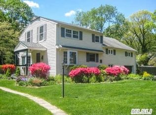 32 Nursery Rd, Melville, NY 11747