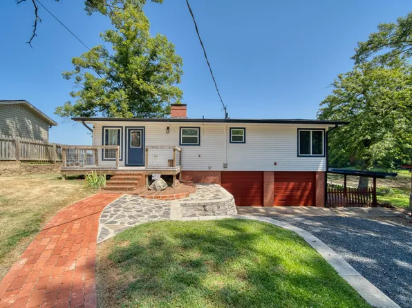 140 N Shore Cir, Lone Star, TX 75668