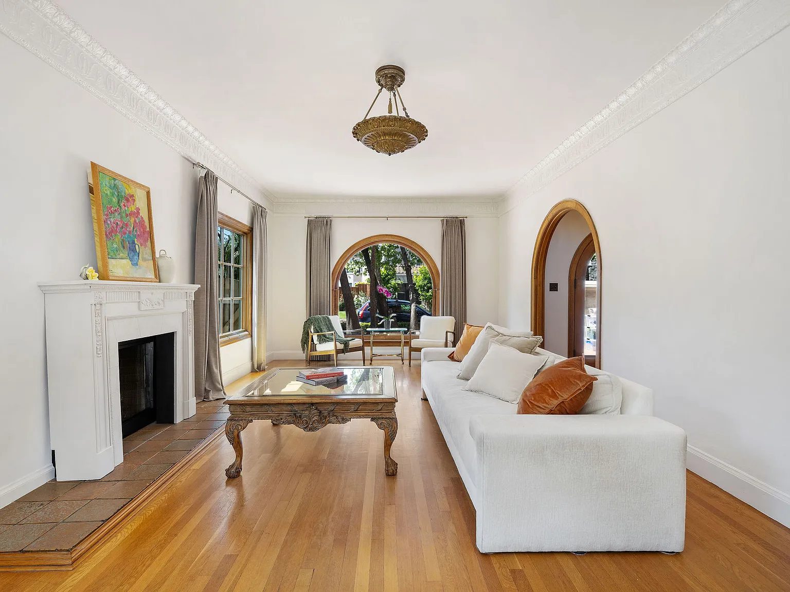 3 bed, 2.5 bath, 2414 sqft, $6,900 — Photo 4